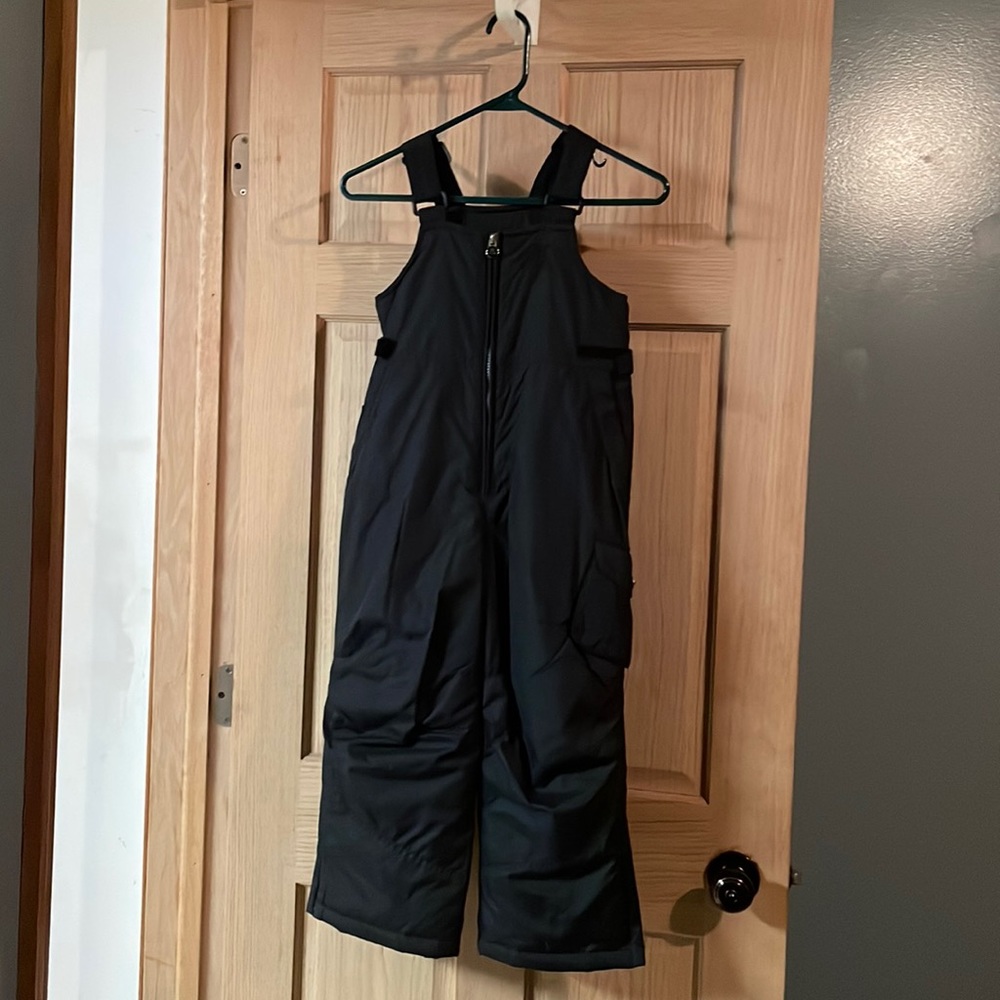 Zero exposure 5 to 6-year-old black snow outfit never worn black